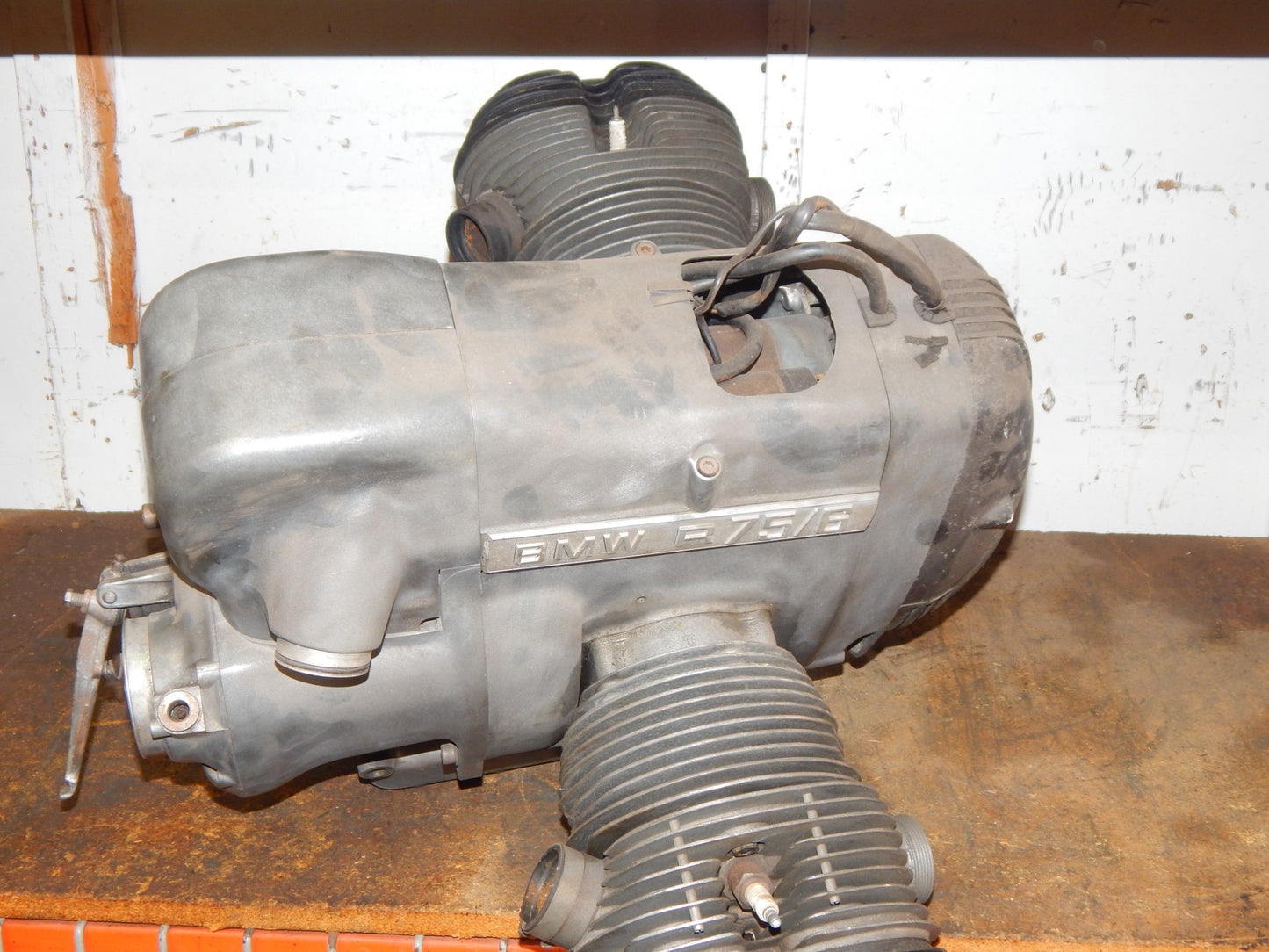 04/1974 BMW R75/6 U.S. ENGINE MOTOR 4910786 CRANCKASE CYLINDERS AIR HEAD BOXER - MotoRaider