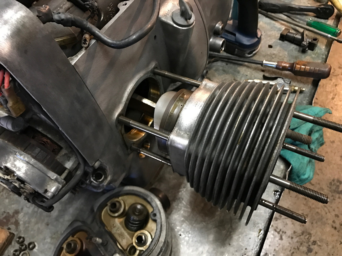 04/1974 BMW R75/6 U.S. ENGINE MOTOR 4910786 CRANCKASE CYLINDERS AIR HEAD BOXER - MotoRaider