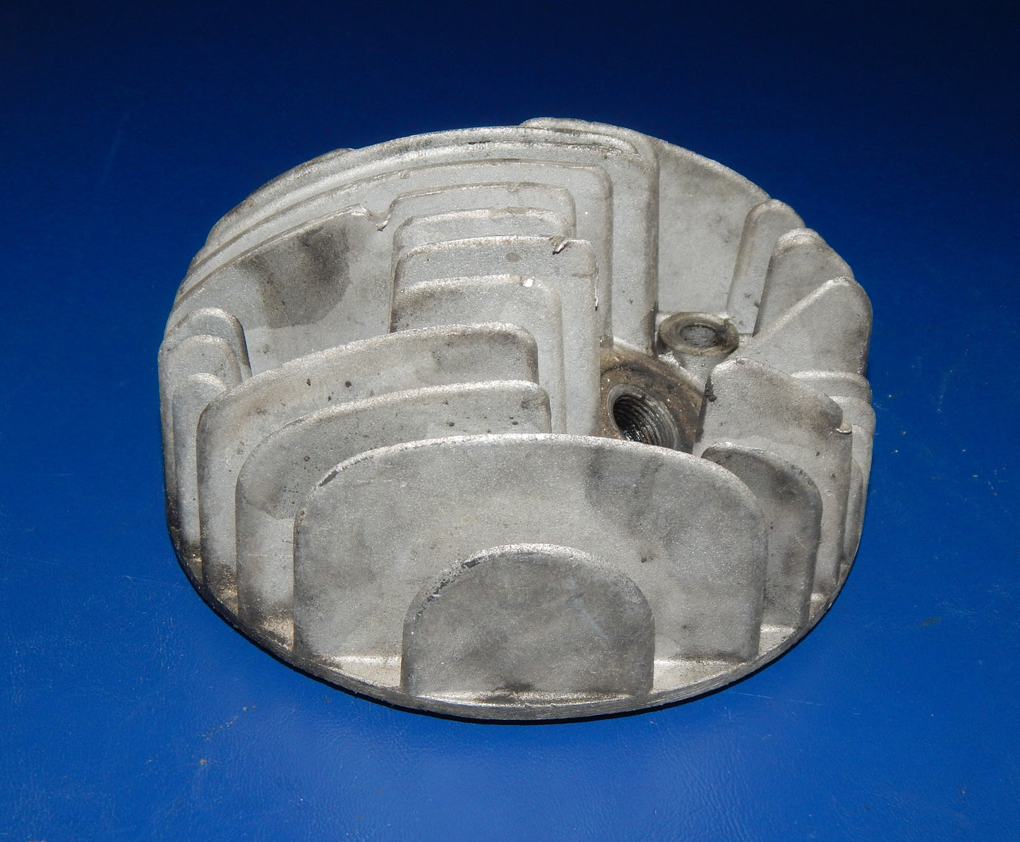 VESPA ENGINE MOTOR CYLINDER HEAD STAMPED "D.R" VINTAGE SCOOTER ITALY - MotoRaider