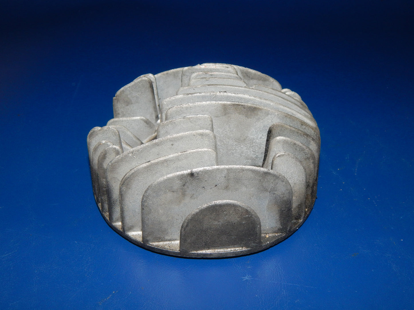 VESPA ENGINE MOTOR CYLINDER HEAD STAMPED "D.R" VINTAGE SCOOTER ITALY - MotoRaider