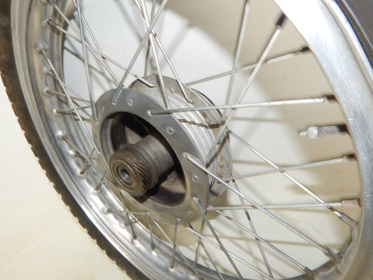 1970's GILERA GIUBILEO 125 REAR WHEEL 17" RIM HUB SPOKE VINTAGE MOTORCYCLE ITALY - MotoRaider