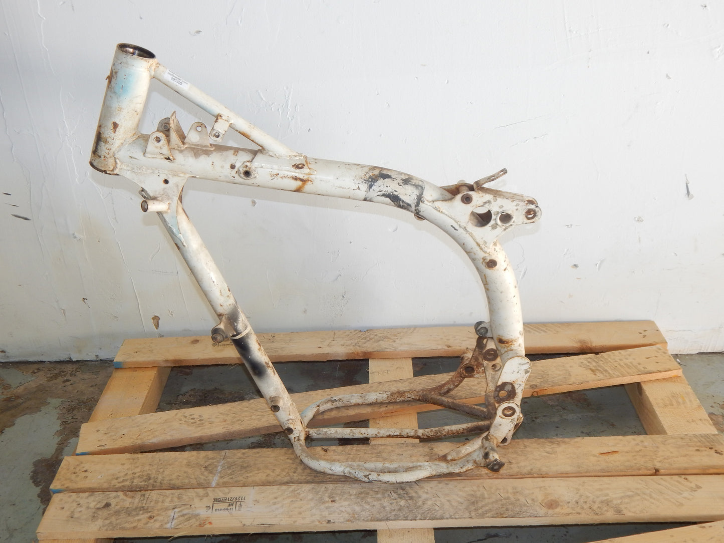 HUSQVARNA 1985 CR-500 1986 125 500 4S Motocross FRAME CHASSIS VINTAGE CP-22374 - MotoRaider