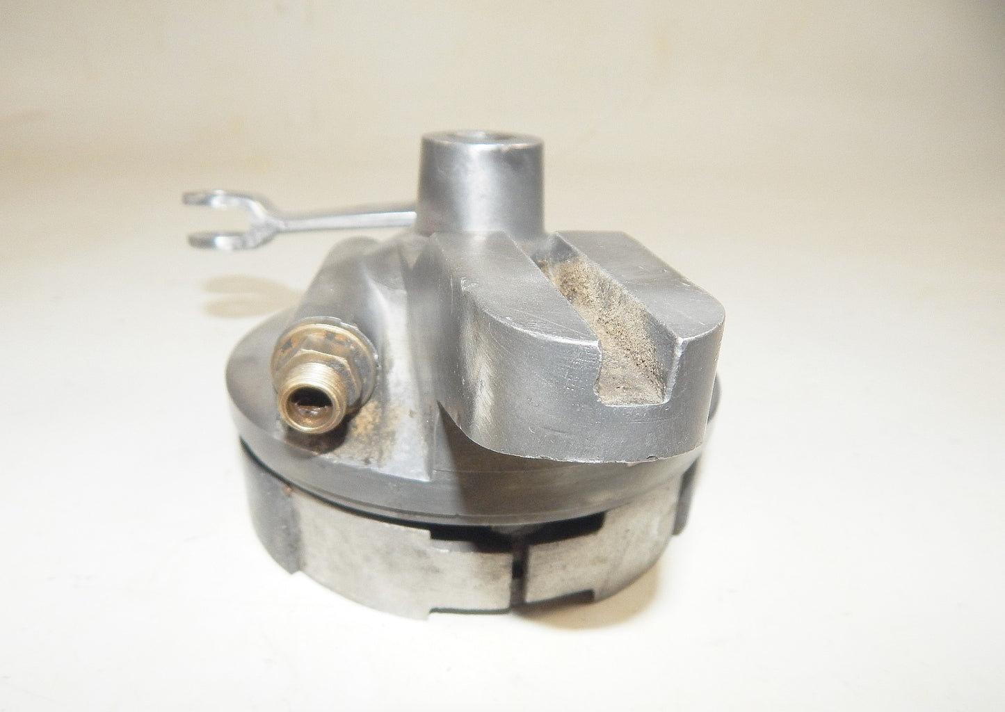 1970 GILERA 125 GIUBILEO REAR WHEEL HUB BRAKE PLATE SHOES VINTAGE ITALY - MotoRaider