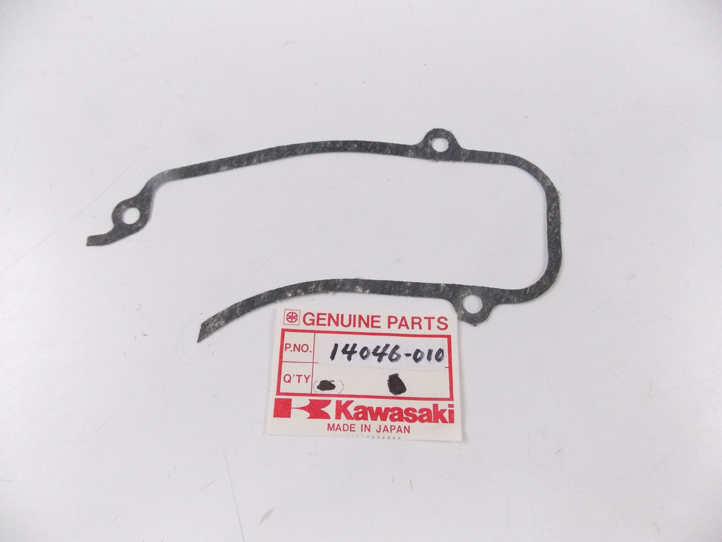 NOS OEM KAWASAKI 66-71 A7 AVENGER 250/A1 SAMURAI GASKET RH COVER CAP A 14046-010 - MotoRaider