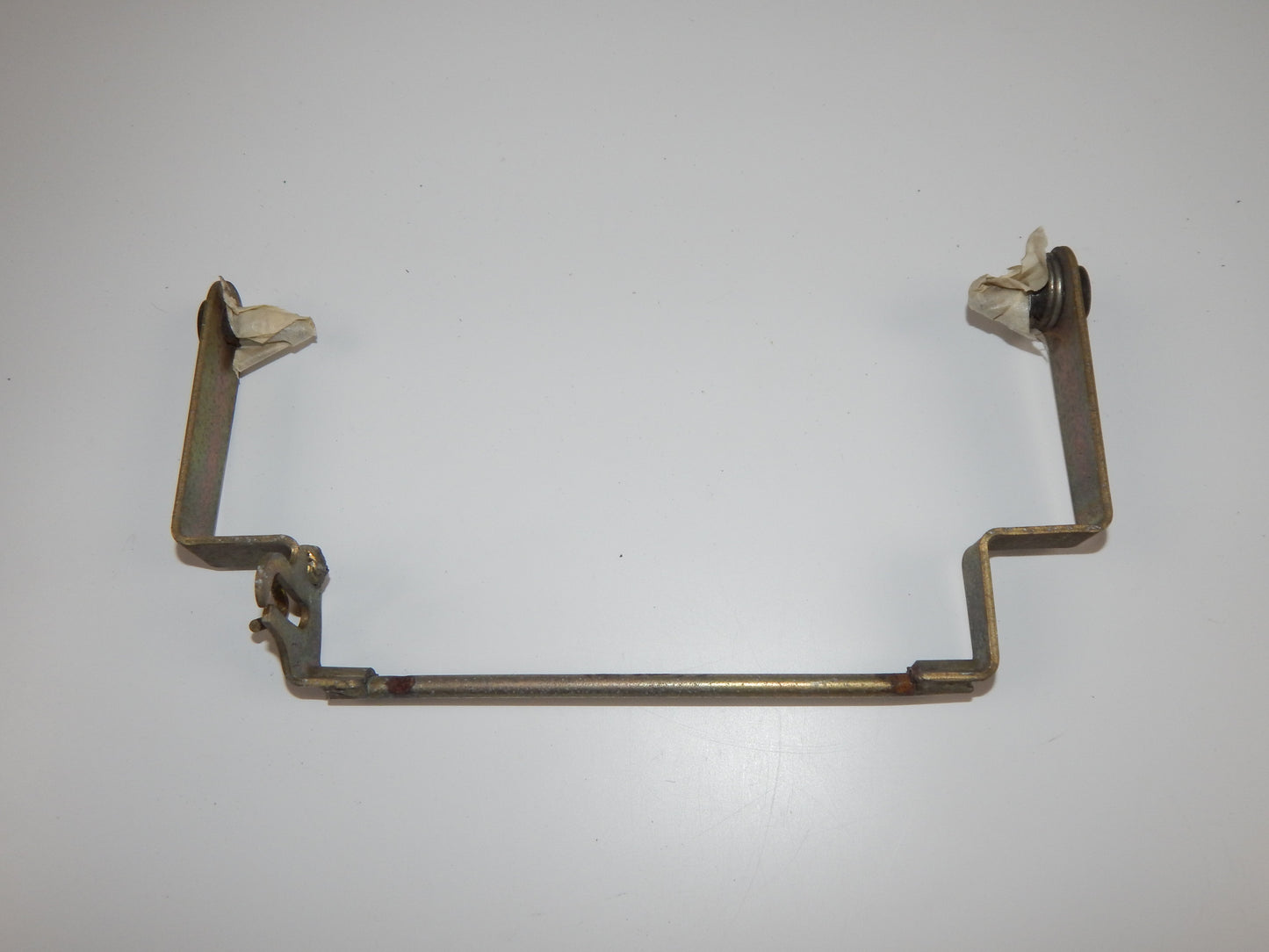 1986 KAWASAKI GPX 750-R SEAT SADDLE RELEASE MECHANISM BARR REAR TAIL SECTION - MotoRaider