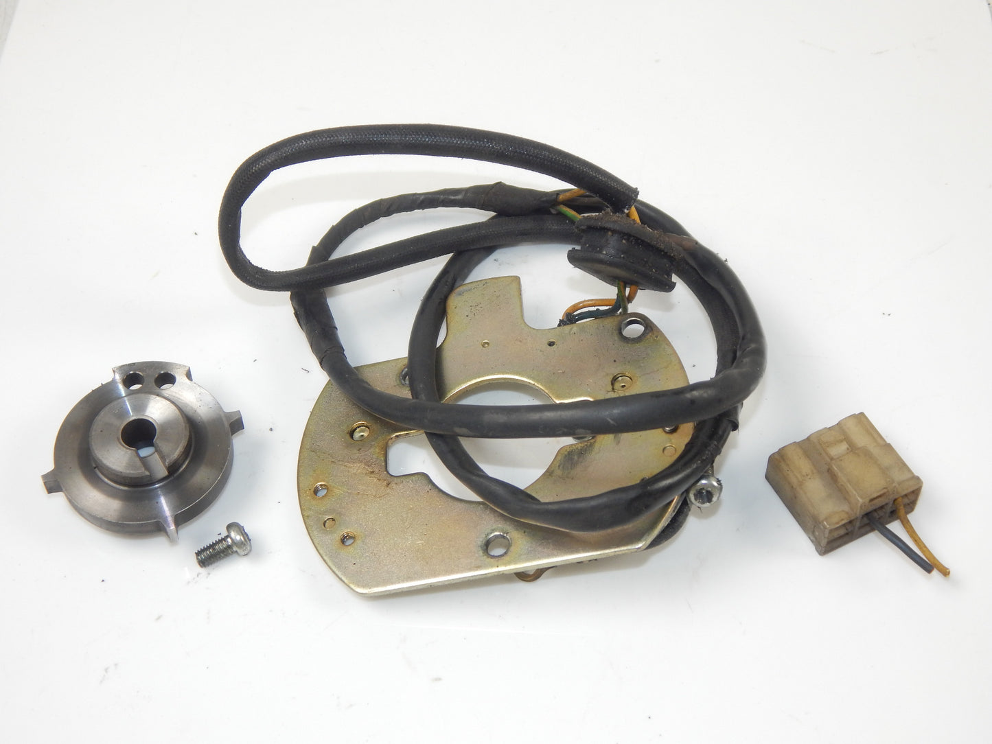 1986 SUZUKI GSXR 750 MOTOR ENGINE IGNITION PULSE TIMING GENERATOR VINTAGE - MotoRaider