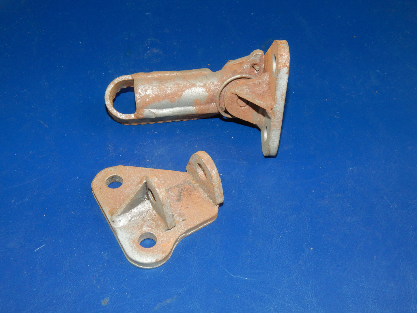 1pr 1970's HERCULES GS MX FOOT PEGS STAND STAY MOUNT FRAME CHASSIS R L SPRING - MotoRaider