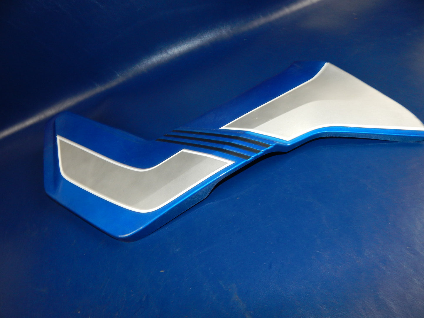 1980's SUZUKI GS750-ES FRAME CHASSIS SIDE PANELS RIGHT LEFT BLUE GRAY VINTAGE - MotoRaider