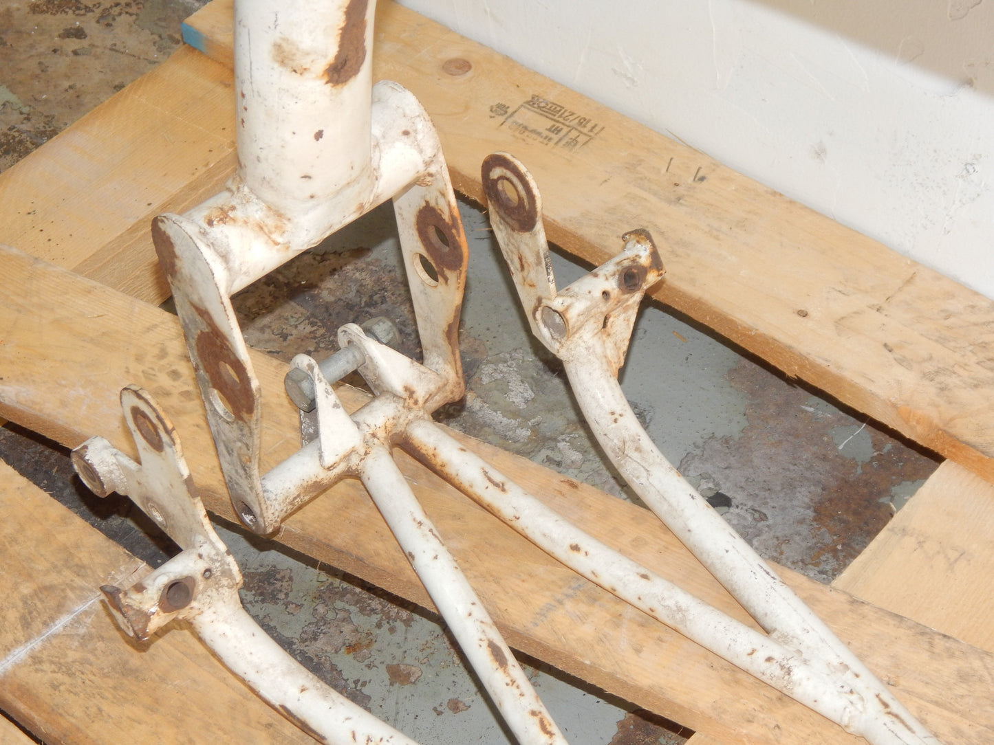 HUSQVARNA 1985 500 CR 1986 125 250 500 4S Cross Country FRAME CHASSIS CP-09700 - MotoRaider