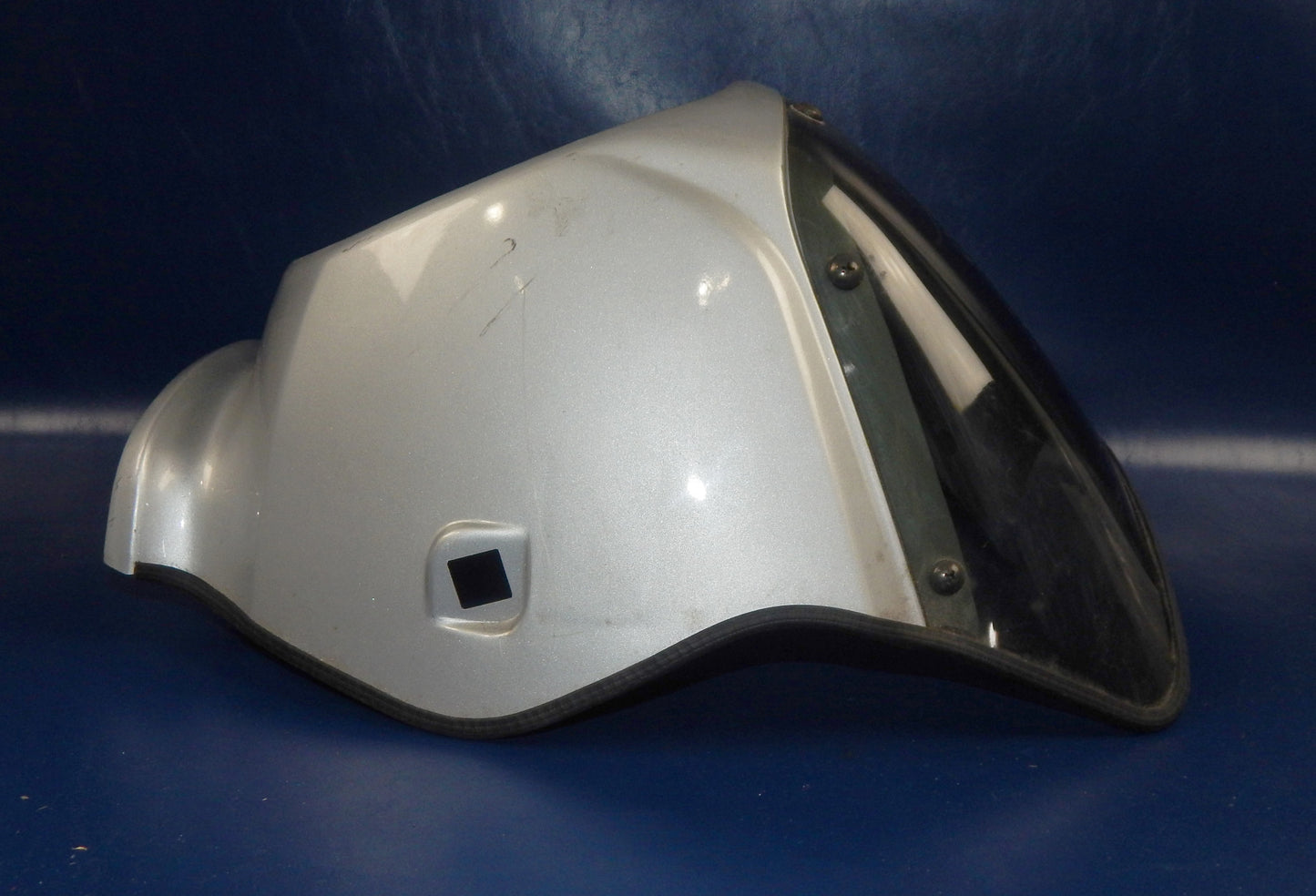 1980's SUZUKI GSX250 WINDSCREEN WINDSHIELD UPPER FAIRING COWLING 94411-4440 - MotoRaider
