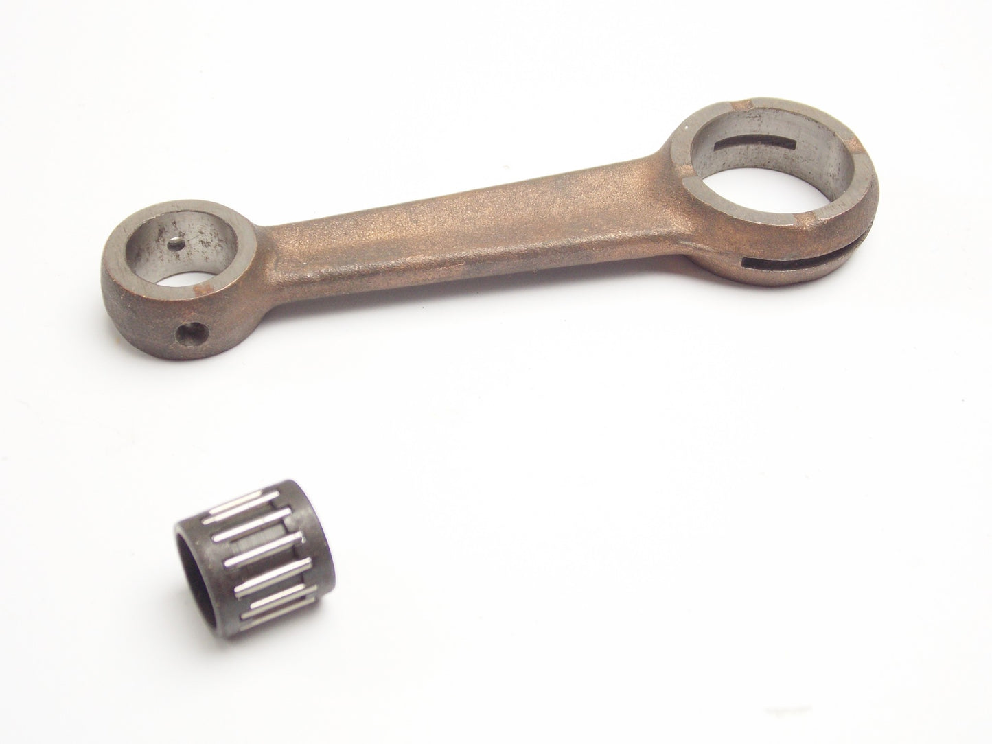 NOS MDP CONNECTING ROD+BEARING A=88 mm B=23.80 mm C=14.80 mm D=11.95 mm E=12 mm - MotoRaider