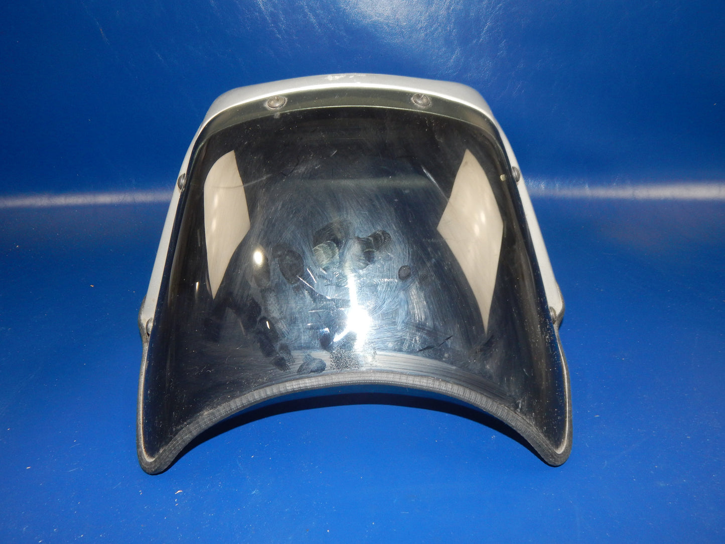 1980's SUZUKI GSX250 WINDSCREEN WINDSHIELD UPPER FAIRING COWLING 94411-4440 - MotoRaider