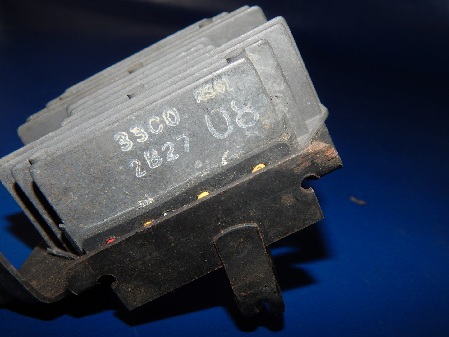 1993 SUZUKI BANDIT GSF 400 ELECTRIC SYSTEM VOLTAGE RECTIFIER+BRACKET VINTAGE - MotoRaider