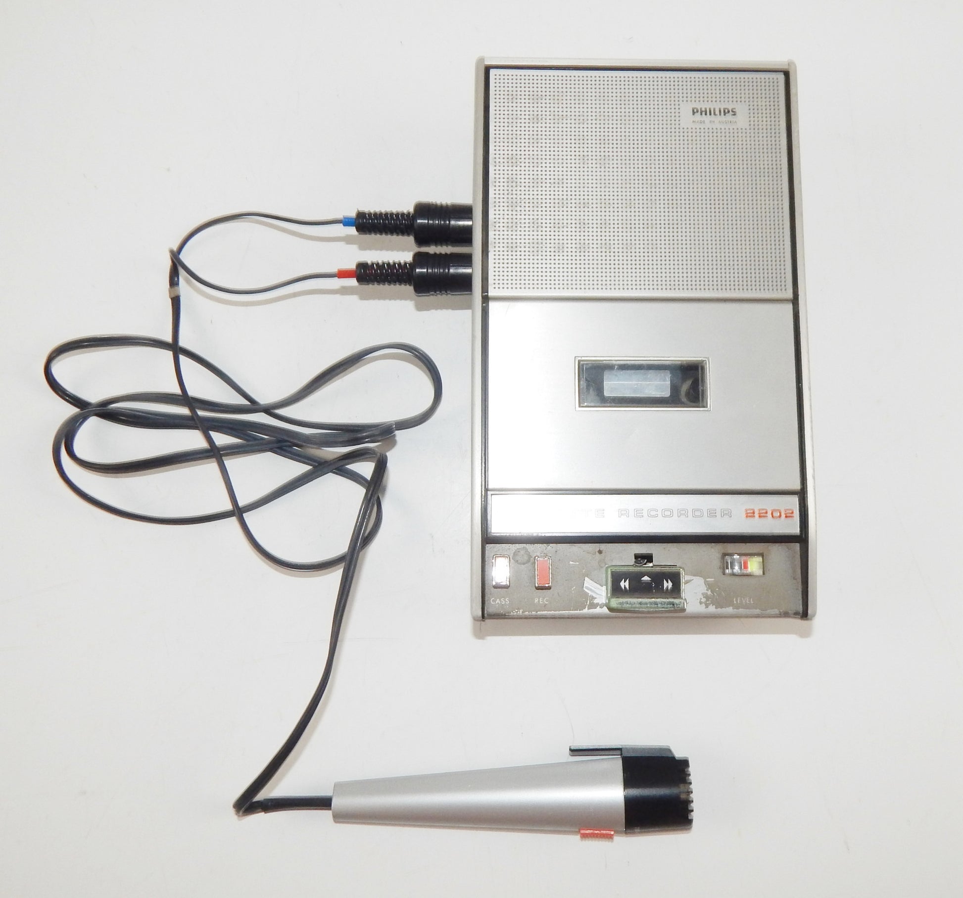 1970's PHILLIPS CASSETE RECORDER PLAYER 2202 TAPE SPEED 4.75 cm/s MICHROPHONE - MotoRaider