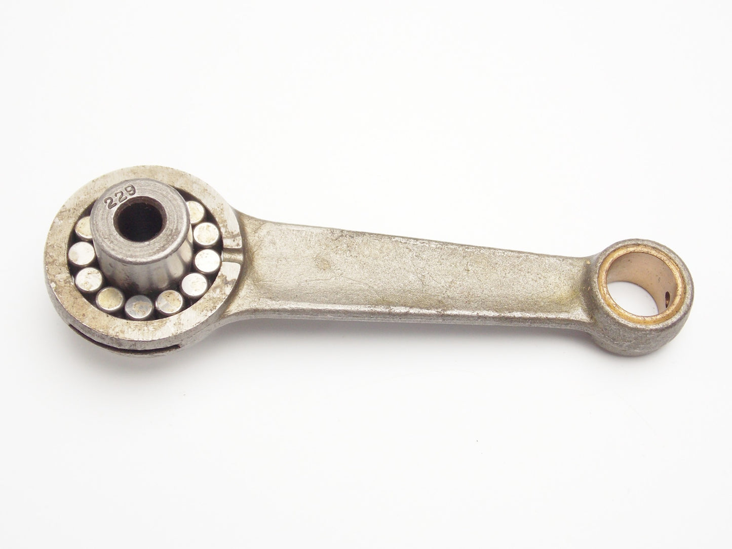 NOS DE-MI 145 CONNECTING ROD+BEARING+PIN A=85 mm B=25.66 C= 11.80 mm D=12.26 - MotoRaider