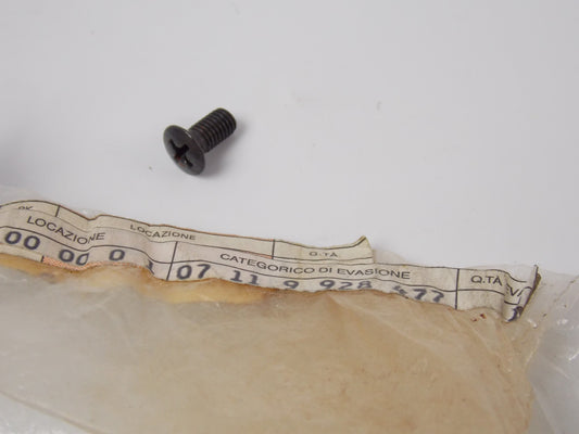 NOS OEM BMW 1978-1996 R80RT/R100RT WINDSHIELD COUNTERSUNK HEAD SCREW 07119928477 - MotoRaider
