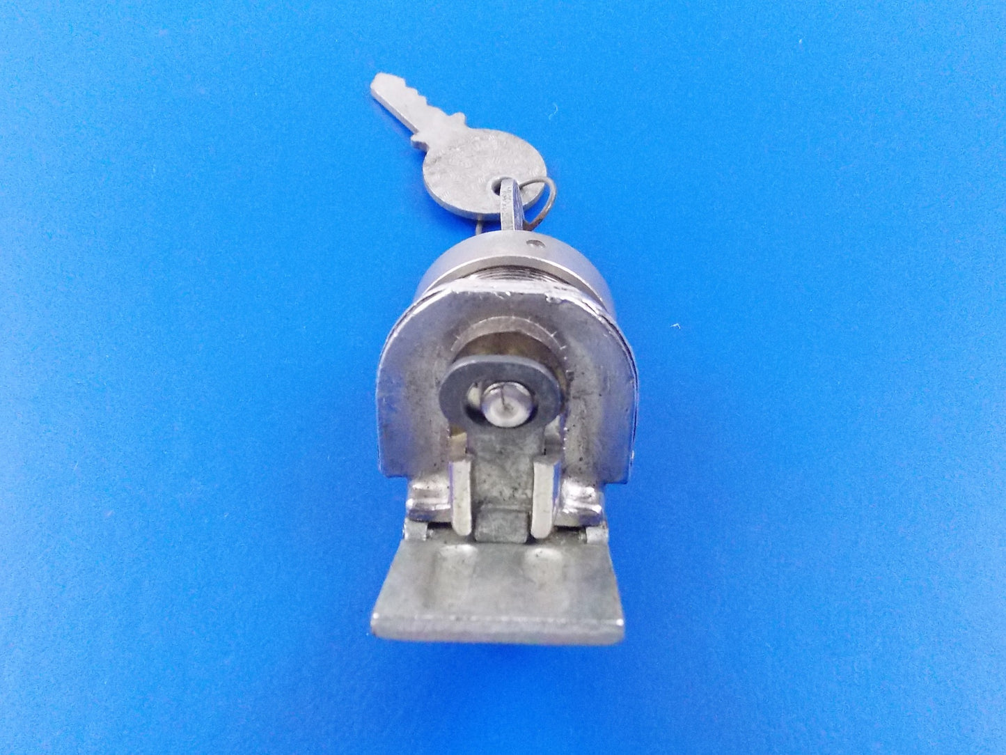 CYLINDER LOCK + KEY SCOOTER STEERING GLOVE BOX THREAD DIAMETER 24mm MOTORCYCLE - MotoRaider