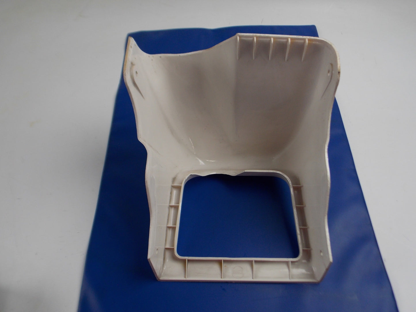 OEM LAVERDA LB1 125 SPORT UNDER MOTOR BELLY PAN COVER FAIRING WHITE 61922570 - MotoRaider
