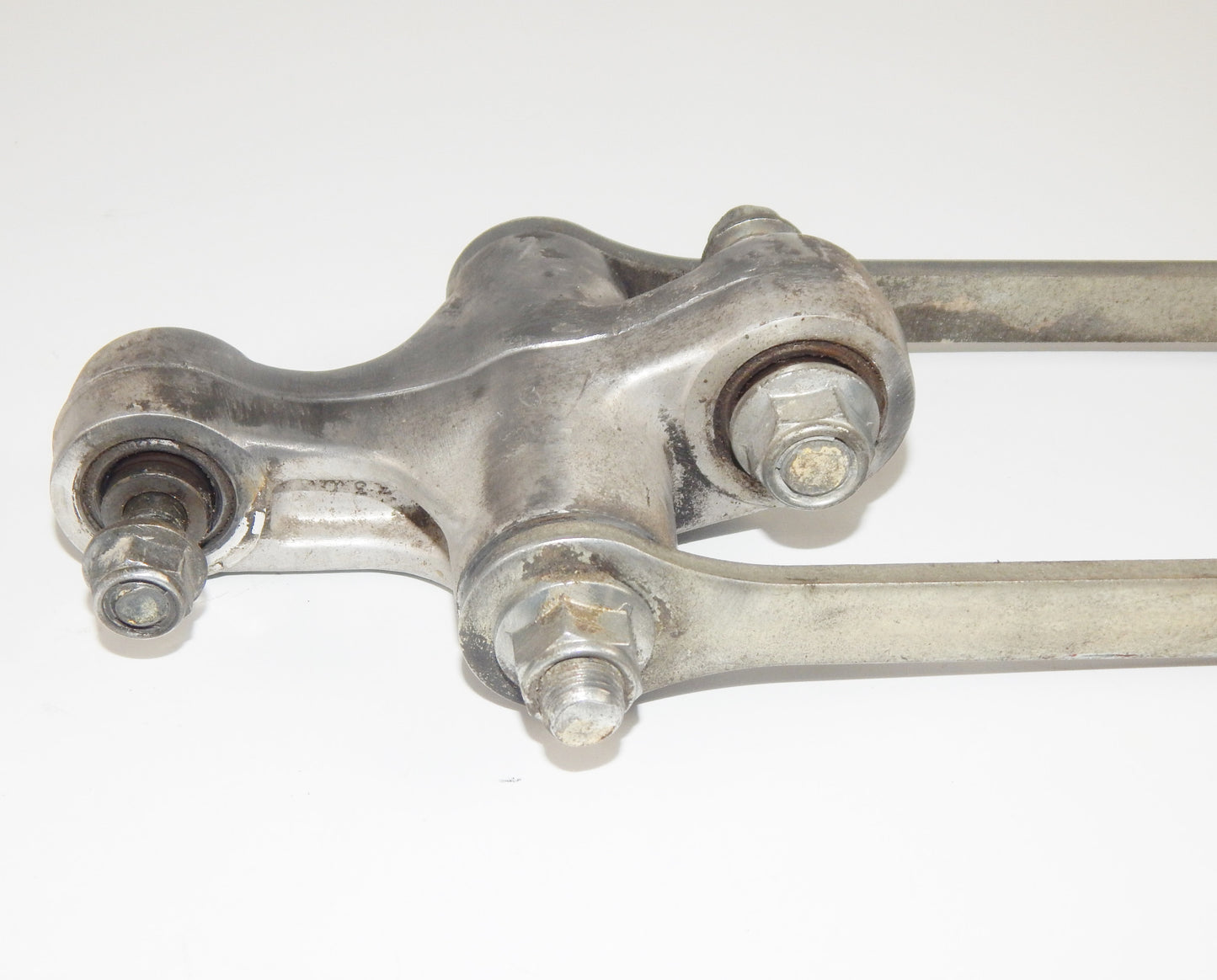 1994 SUZUKI BANDIT GSF400 REAR SHOCK CUSHION LINKCAGE LEVER SET CPL. 62600-33871 - MotoRaider