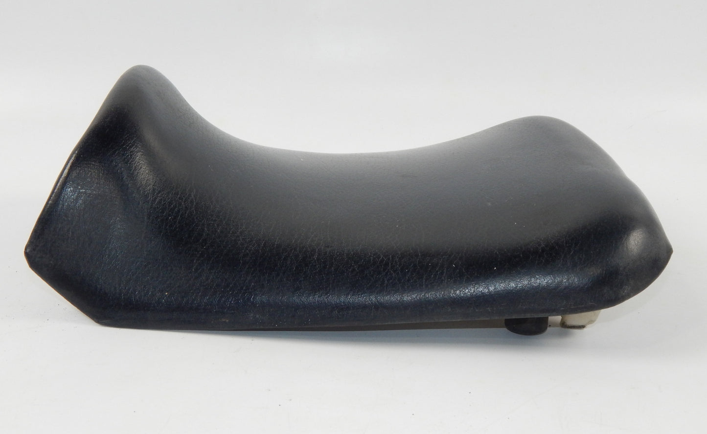 1995 YAMAHA FZR600G FOAM SADDLE SEAT BLACK SYNTHETIC LEATHER VINTAGE JAPAN - MotoRaider