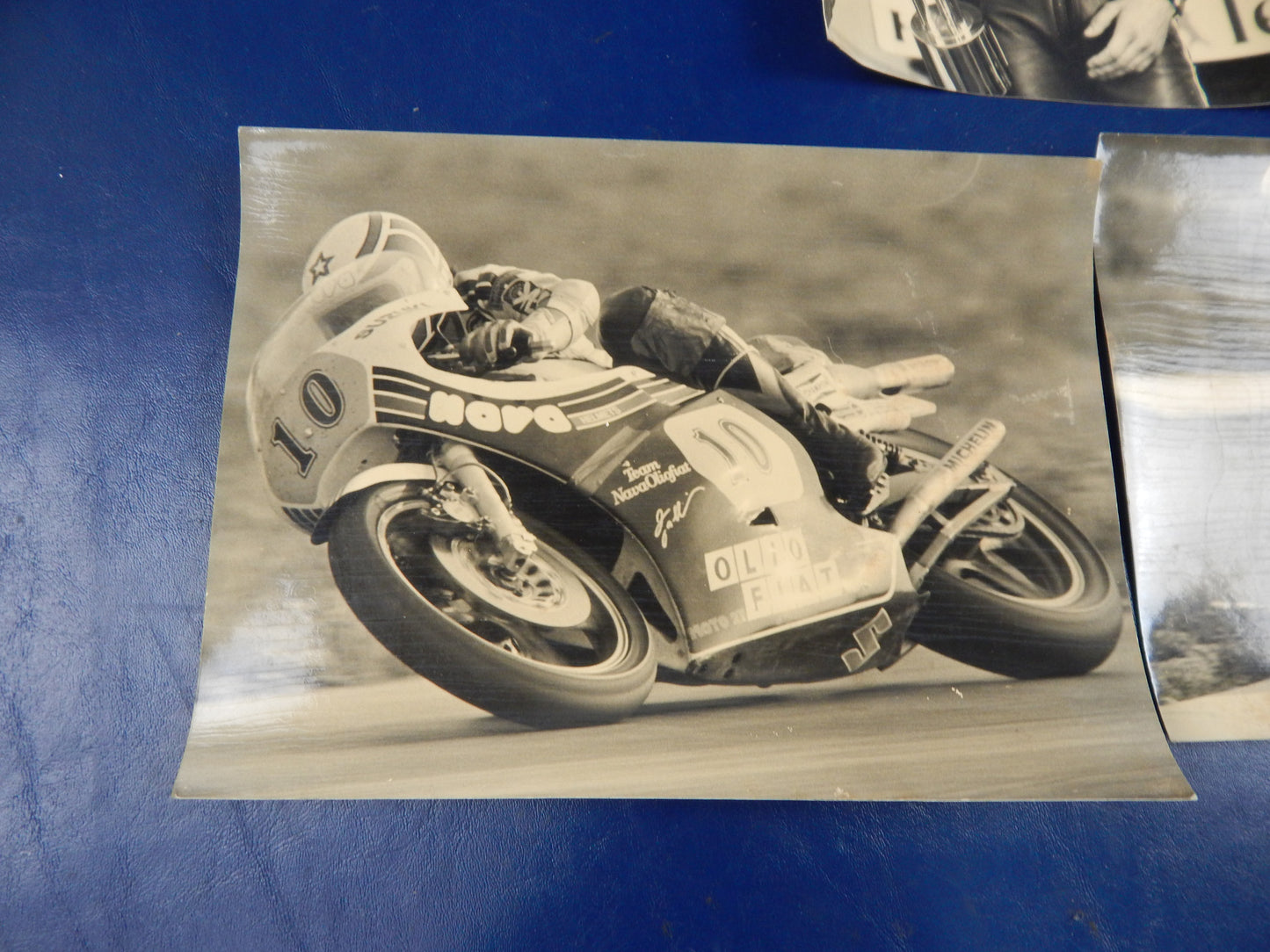5 ORIGINAL BW 9.5"x7" 1970's SUZUKI SUPERBIKE PHOTOS VINTAGE RACING - MotoRaider