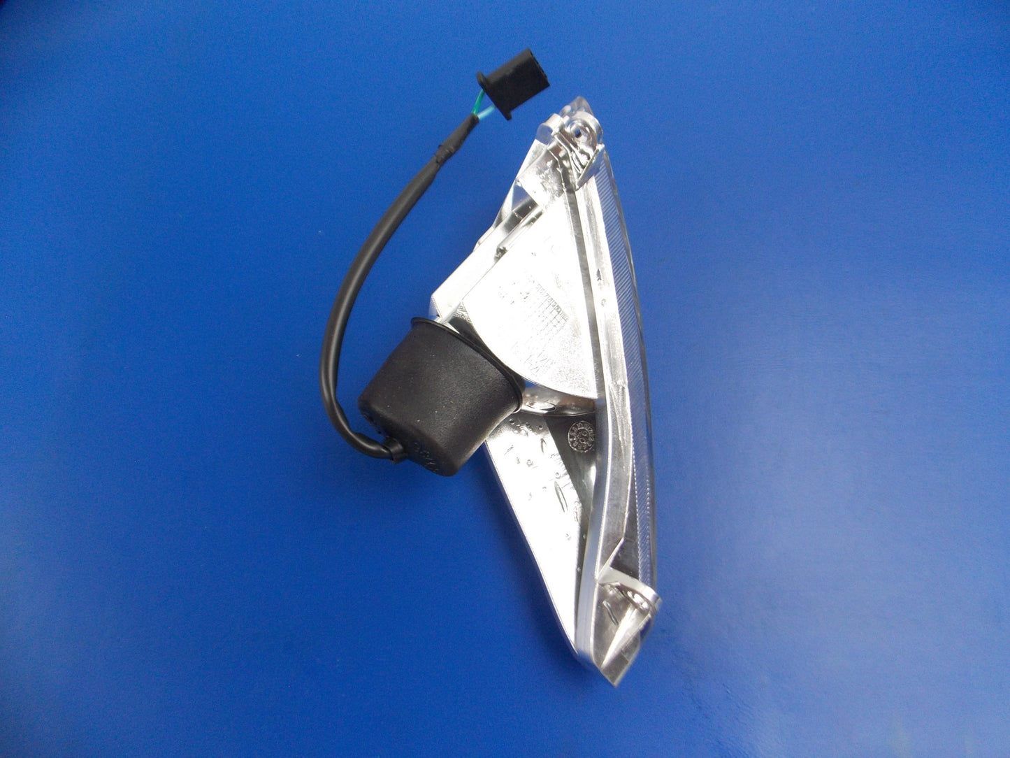 OEM HONDA 2001 SH 125 RIGHT HAND FRONT INDICATOR 33400-KPR-891 | 33400-KPR-900 - MotoRaider