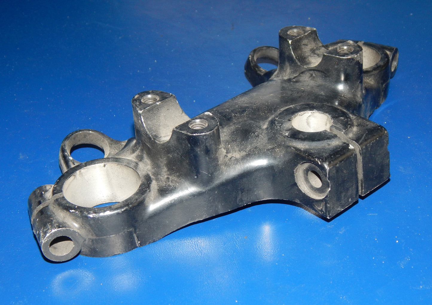 NOS SUZUKI FRONT FORK UPPER TRIPLE PLATE HANDLEBAR MOUNT 34mm TUBE VINTAGE - MotoRaider