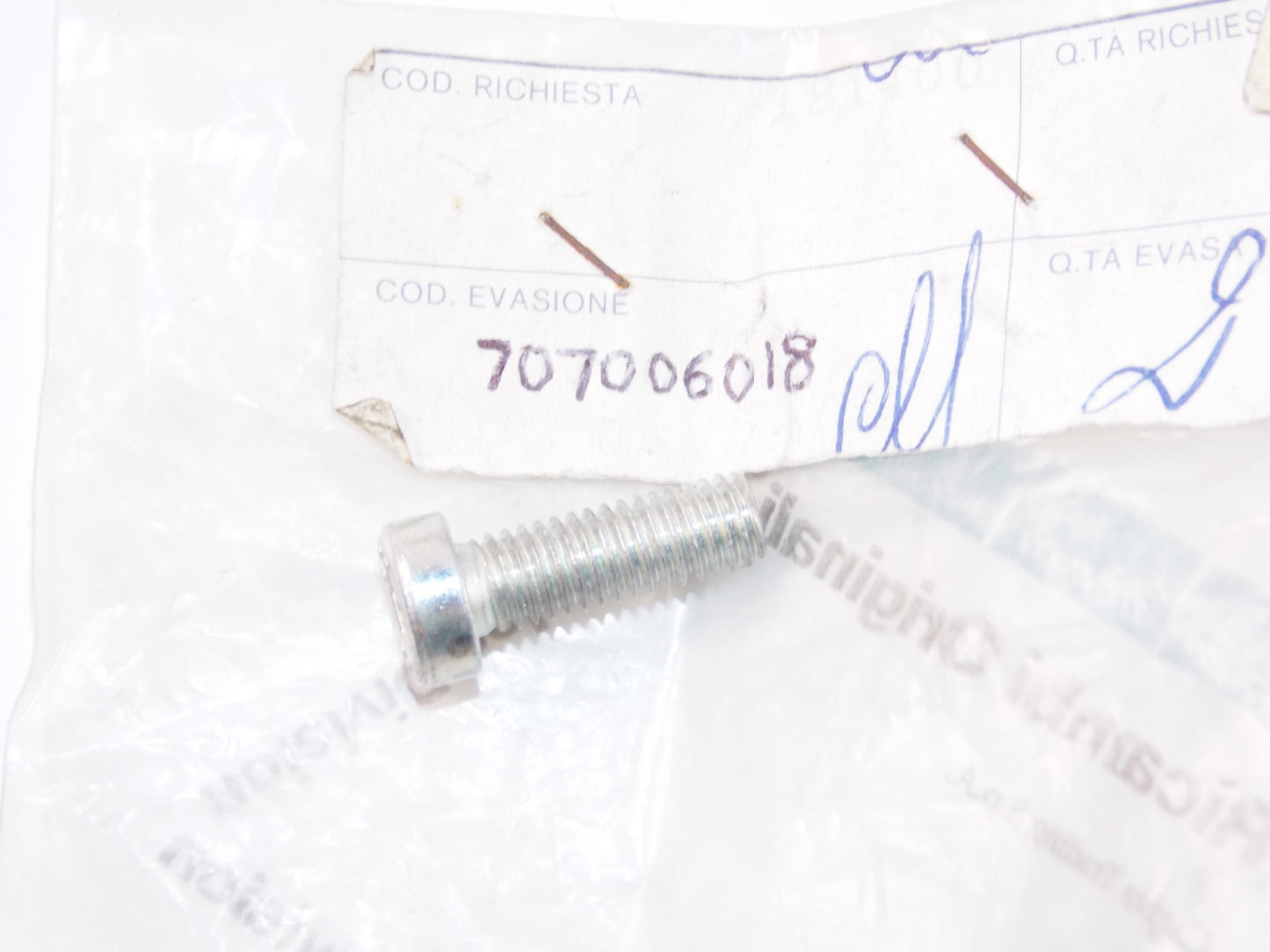 NOS OEM DUCATI 750 PASO 1984-1992/900SS 1990/906 PASO 1988 SCREW 707006018 - MotoRaider
