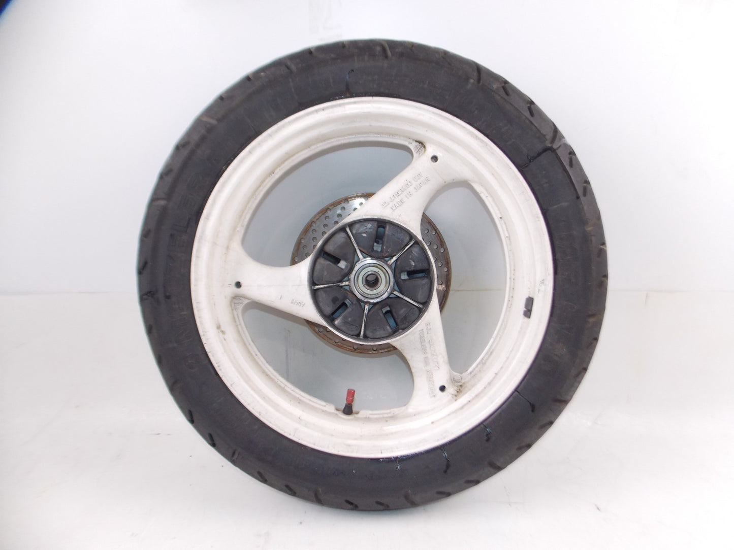 SUZUKI 750 SLINGSHOT 17" WHITE REAR WHEEL+BRAKE DISC ROTOR VINTAGE JAPAN - MotoRaider