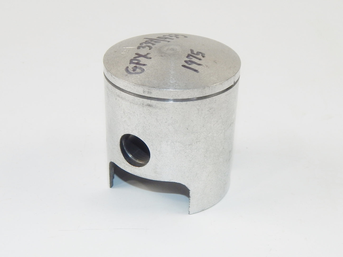 OEM 1975 YAMAHA SNOWMOBILE GPX338 GPX433 PISTON 68 mm VINTAGE - MotoRaider
