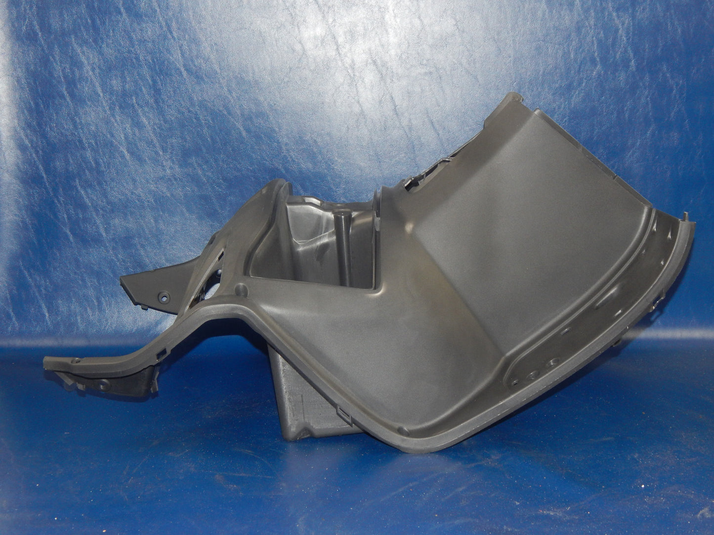1998-2002 SUZUKI AN250 BURGMAN 250 FRONT BOX COVER BLACK 92111-14F02-Y0J - MotoRaider
