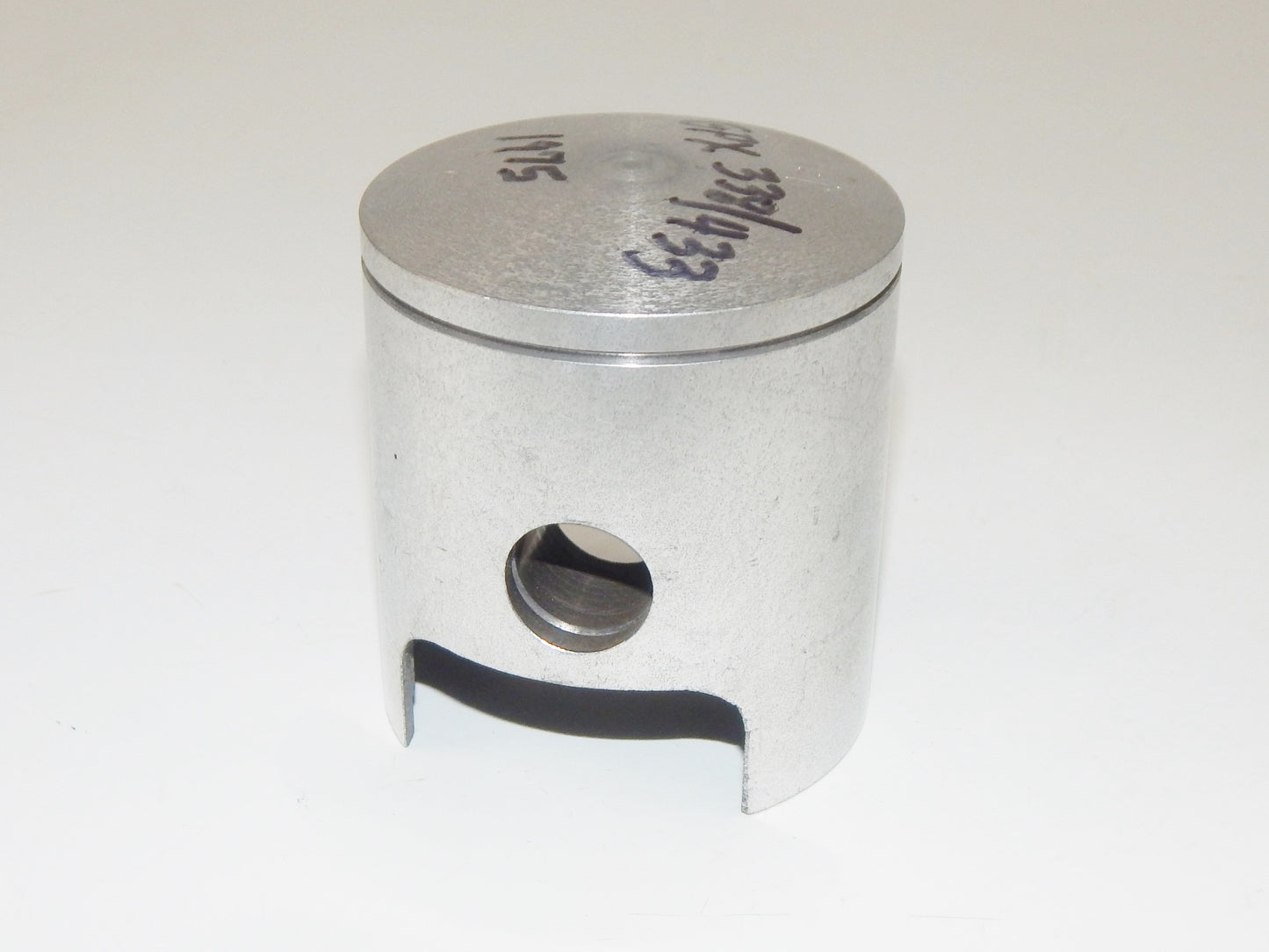 OEM 1975 YAMAHA SNOWMOBILE GPX338 GPX433 PISTON 68 mm VINTAGE - MotoRaider