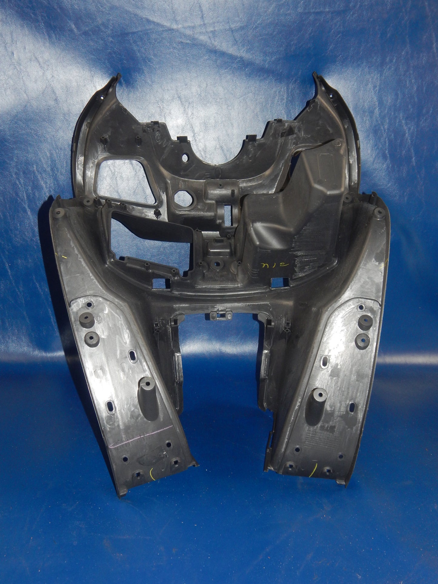 1998-2002 SUZUKI AN250 BURGMAN 250 FRONT BOX COVER BLACK 92111-14F02-Y0J - MotoRaider
