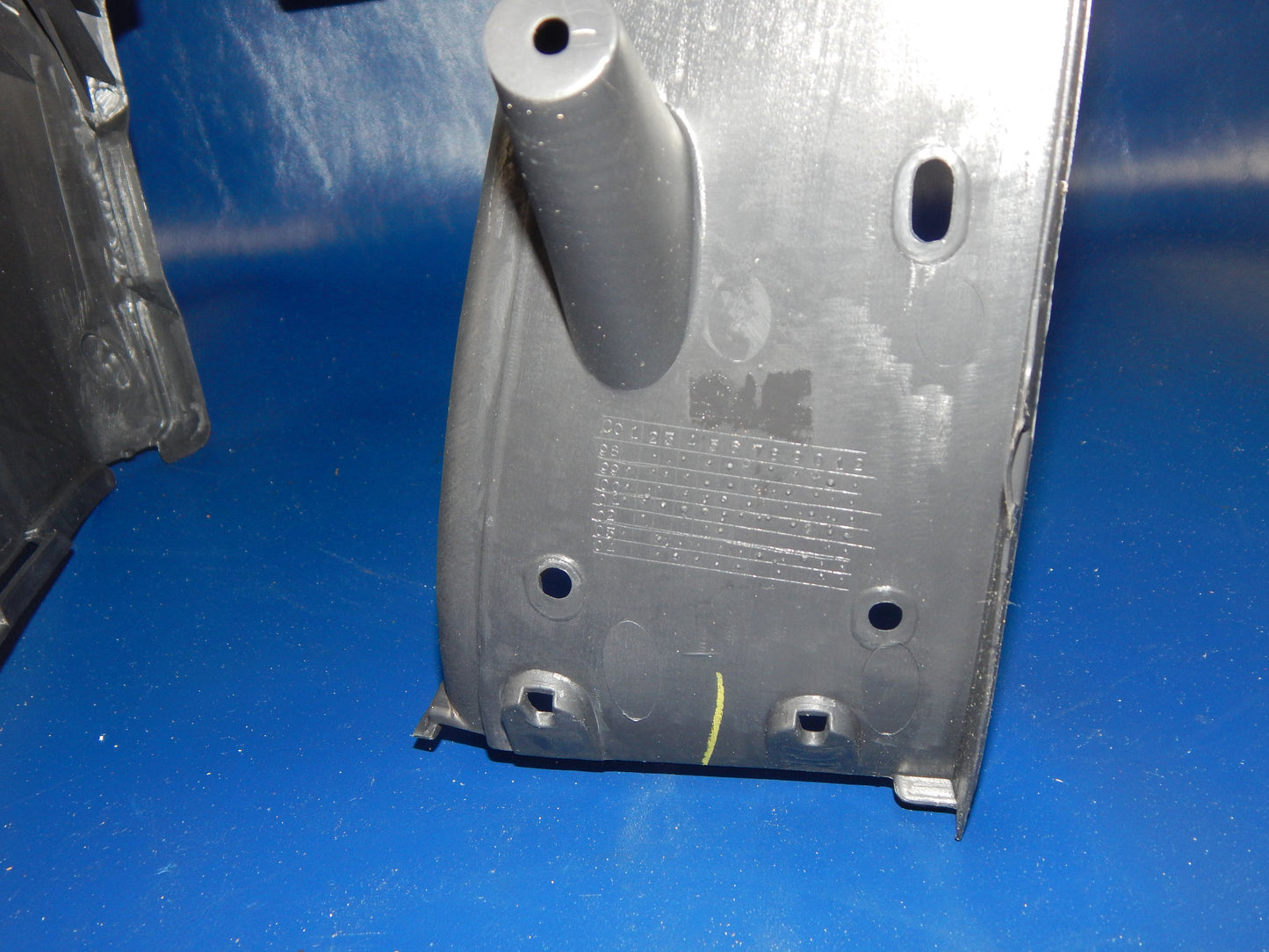 1998-2002 SUZUKI AN250 BURGMAN 250 FRONT BOX COVER BLACK 92111-14F02-Y0J - MotoRaider