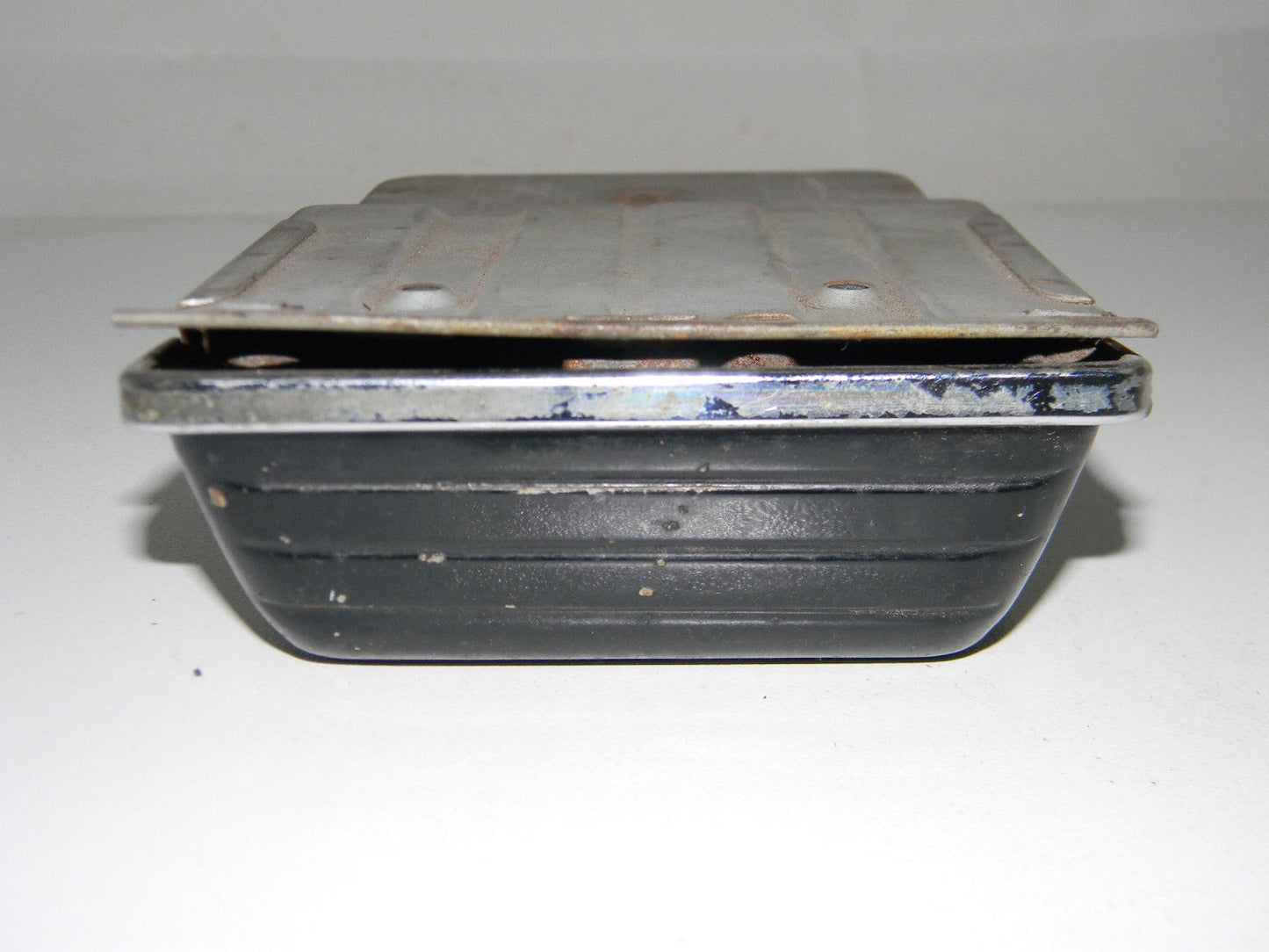 VINTAGE CAR ASHTRAY VOLKSWAGEN MERCEDES LANCIA FIAT ALFA FORD JAGUAR SAAB TOYOTA - MotoRaider
