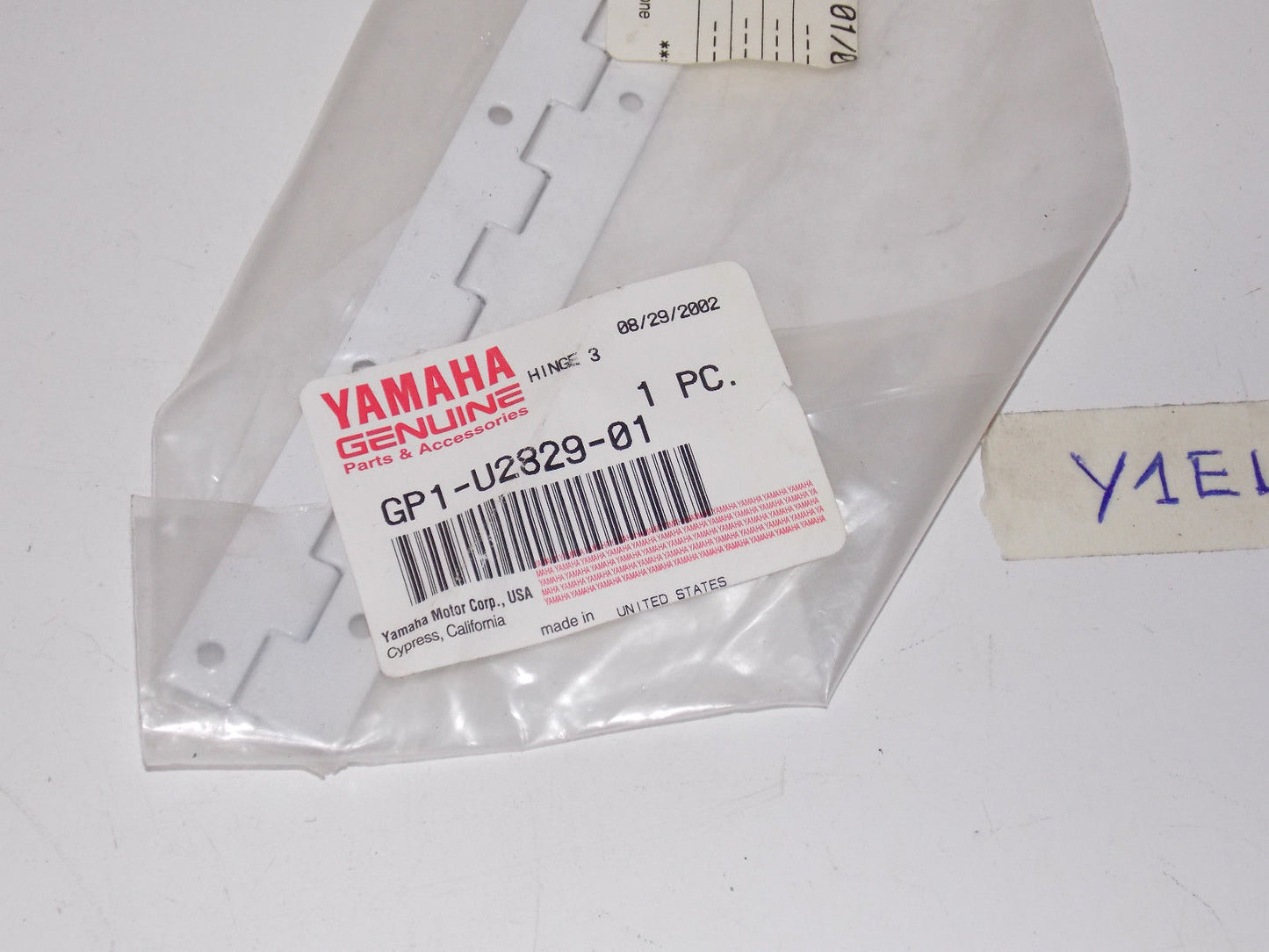 NOS YAMAHA HINGE 3 2000-01 GP1-U2829-01 XR1800 - MotoRaider