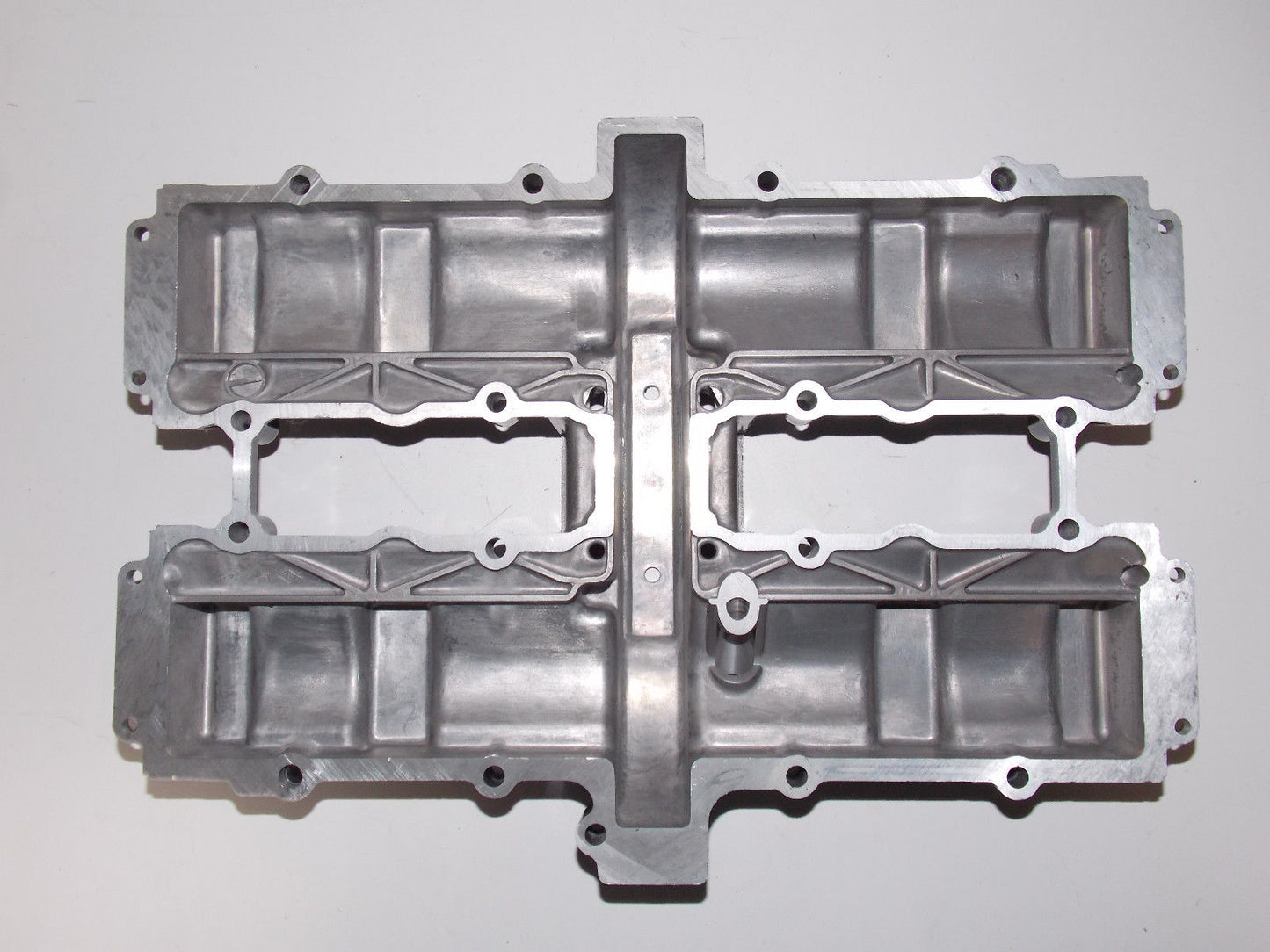 NEW NOS OEM SUZUKI 1983 GSX400 F D CYLINDER HEAD COVER 11171-33301 - MotoRaider