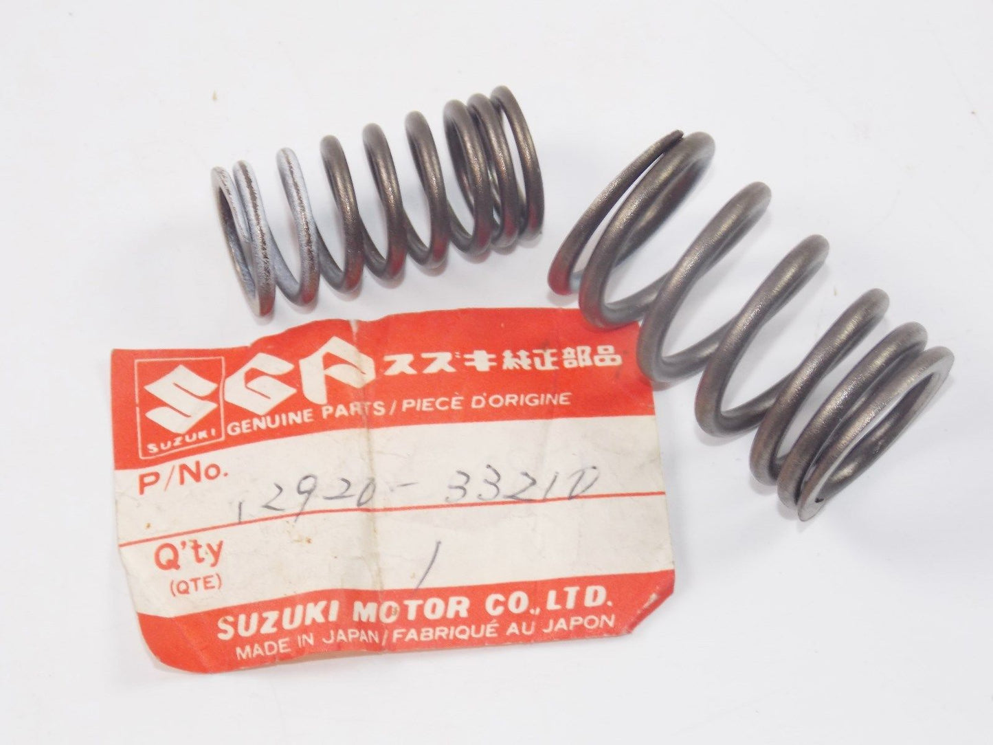 NOS SUZUKI 1983 SPRING SET VALVE GSX400F 12920-33210 - MotoRaider
