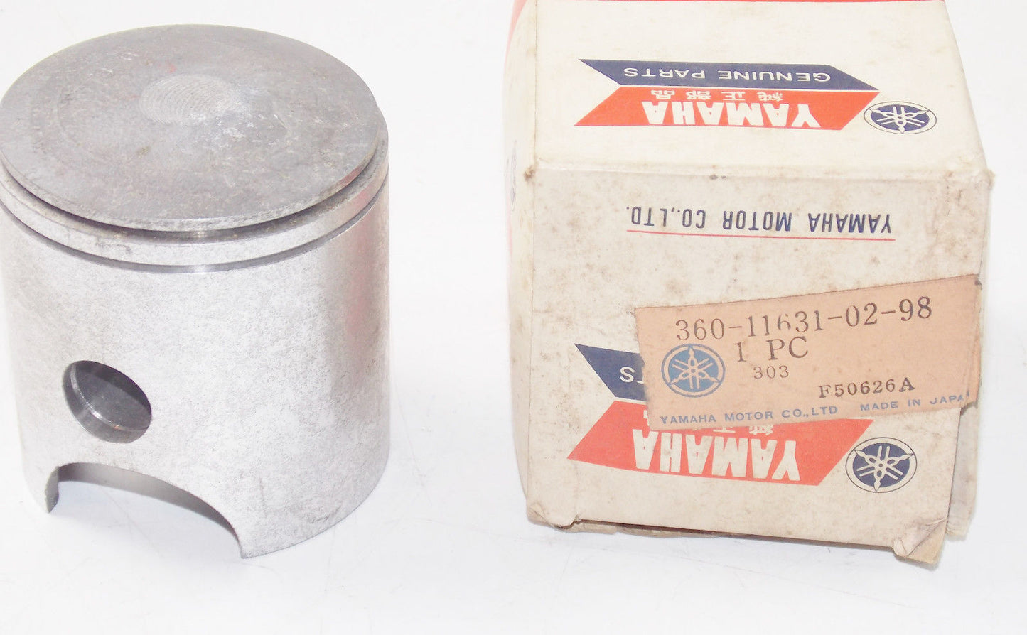 NOS YAMAHA 1974 1975 RD350 CRANKCASE PISTON STANDARD SIZE 360-11631-02-98 - MotoRaider