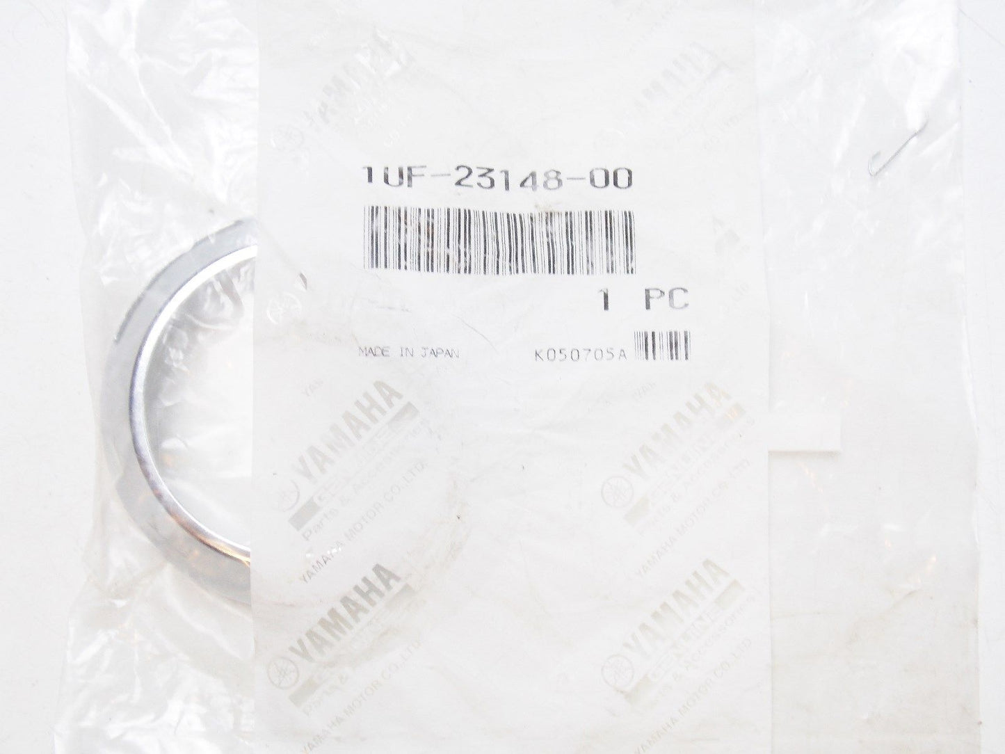 NOS YAMAHA 1986 1987 SEAL COVER FZX700 1UF-23148-00 - MotoRaider