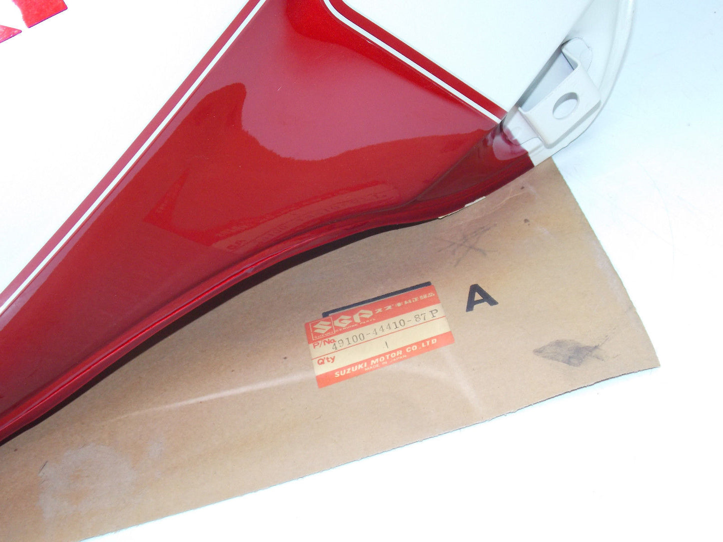 NEW NOS SUZUKI 1984 1985 1986 GS450 WHITE BURGUNDY GAS FUEL TANK 49100-44410-87P - MotoRaider
