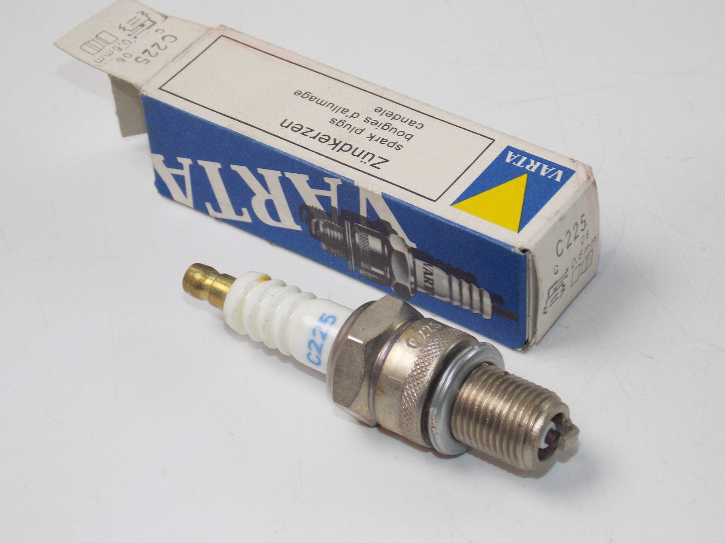 NOS 1 BOX of 10 VARTA C225 SPARK PLUG GERMANY - MotoRaider