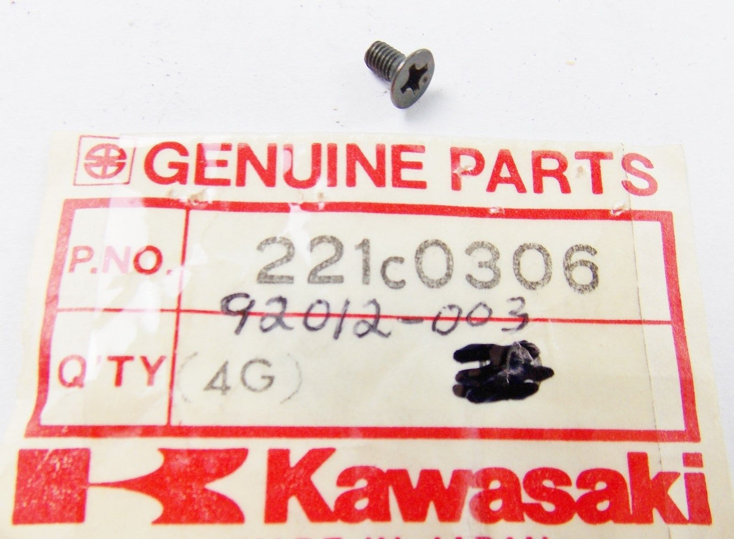 NOS KAWASAKI 1973 1974 1975 COUNTERSUNK SCREW 3X6 Z1 KZ250/650/900 92012-003 - MotoRaider