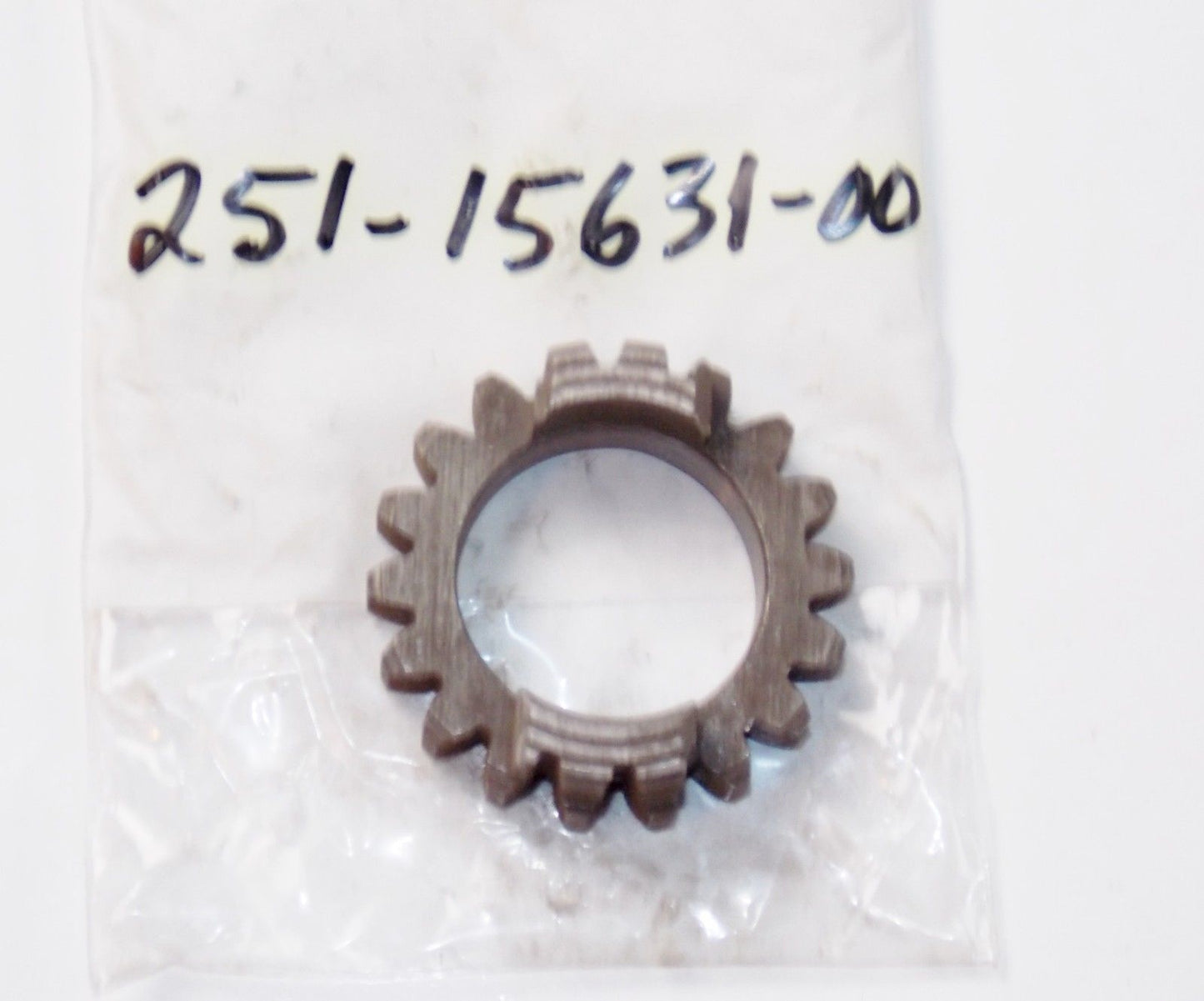 NOS GEAR KICK PINION YAMAHA 70-76 AT1B ATM1B CT1B RD200A/B/C 251-15631-00 / 01 - MotoRaider