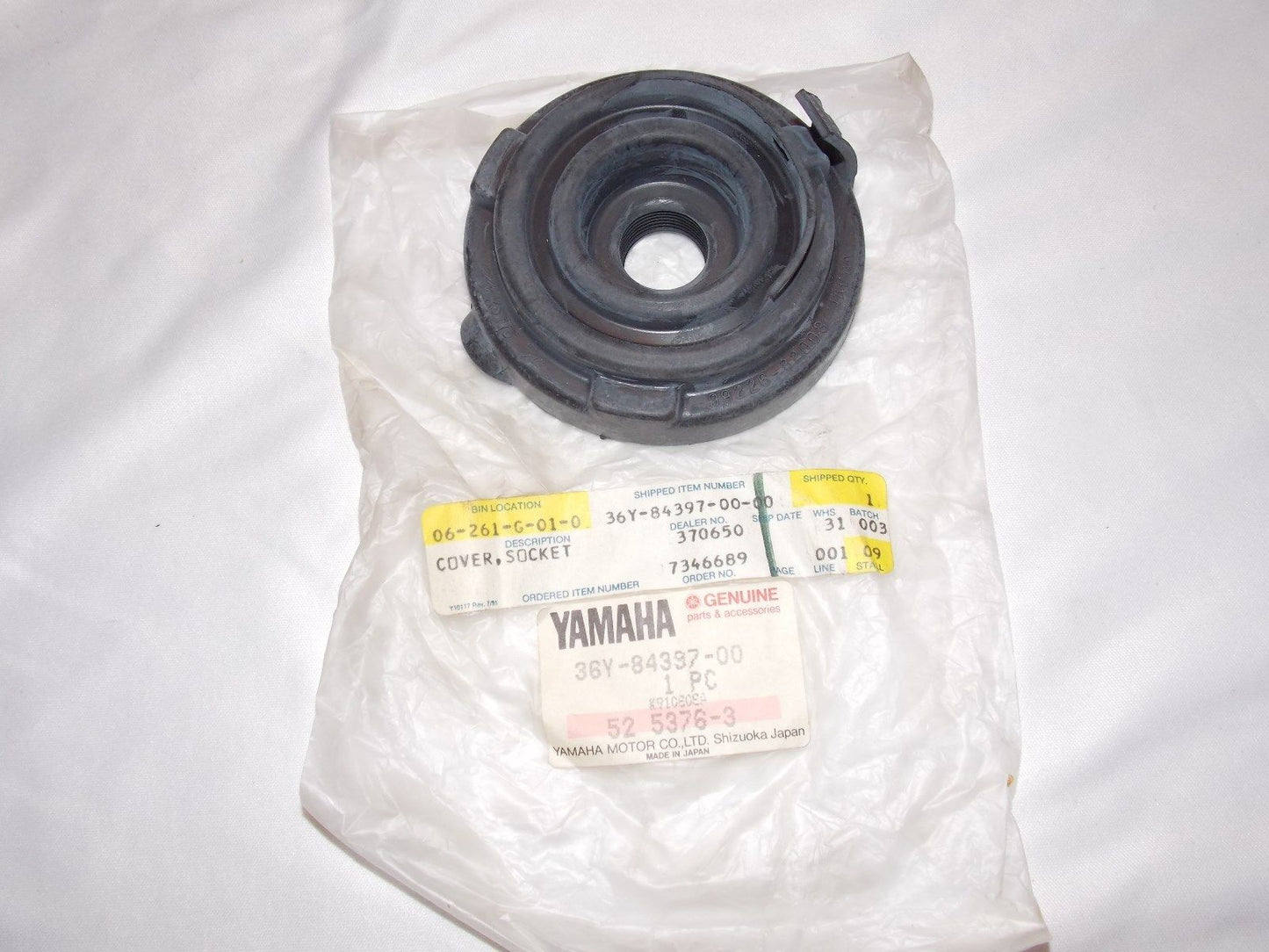 NOS YAMAHA 1984-2005 SOCKET COVER FZR1000 XJ600 FJ1100 XVZ13 36Y-84397-00 - MotoRaider
