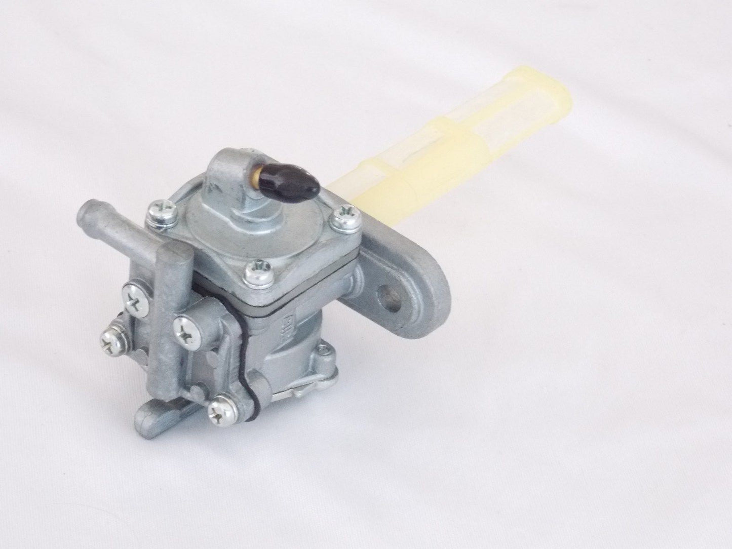 NOS YAMAHA 1978 FUEL COCK ASSY 1 XS650 2F0-24500-01 - MotoRaider