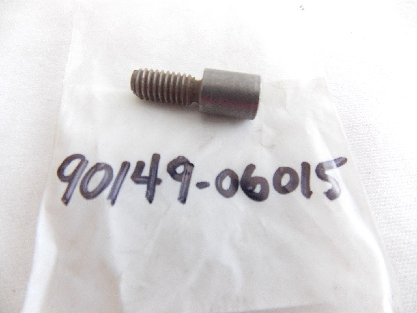 NOS YAMAHA 1964-1966 1968 SPECIAL SHAPE SCREW DT1 YA6 90149-06015 - MotoRaider