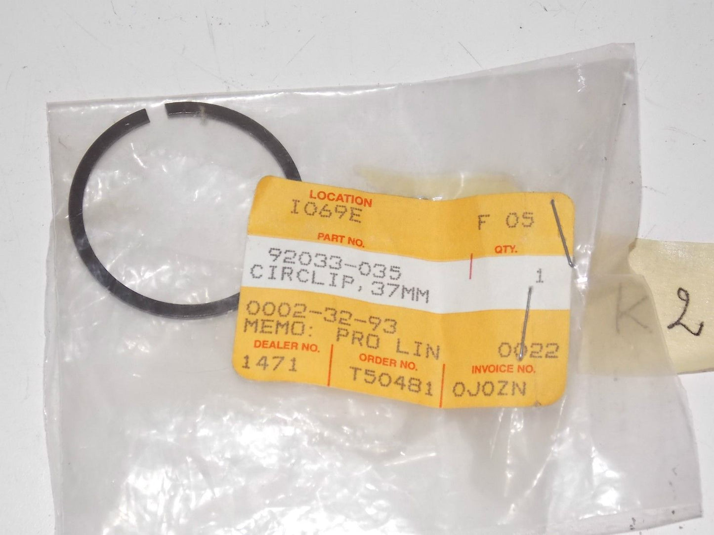 NOS OEM KAWASAKI 1977 2005 KZ550 KZ650 ZX600 ZR750 ZL600 CIRCLIP 37MM 92033-035 - MotoRaider