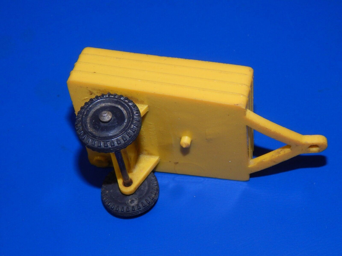 1960's VINYL LINE VINTAGE TOY MODEL TRAILER YELLOW 3.25"X2" GERMANY - MotoRaider