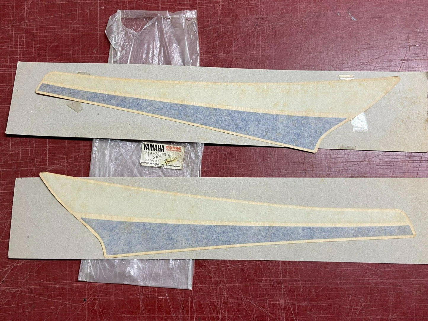 NOS VINTAGE YAMAHA 1983 XS900 BLUE STICKER DECAL EMBLEM GRAPHIC MARK 31A-28390 - MotoRaider